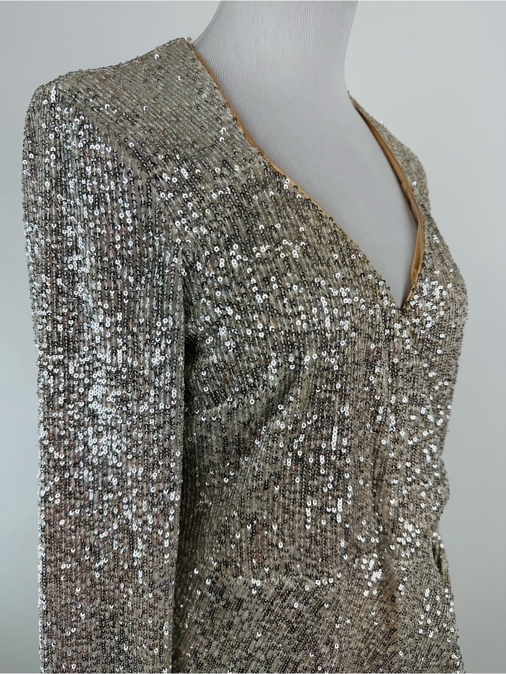 Belle Badgley Mischka Silver Sequin Dress Size 10 - Picture 5 of 15
